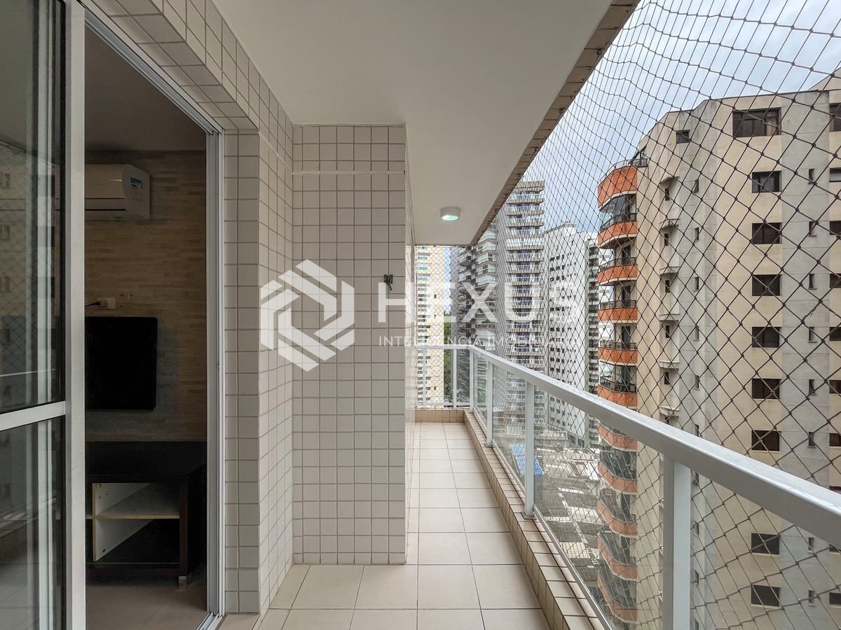 Foto 4 de Apartamento com varanda e lazer na beira mar da Praia das Astúrias, Guarujá