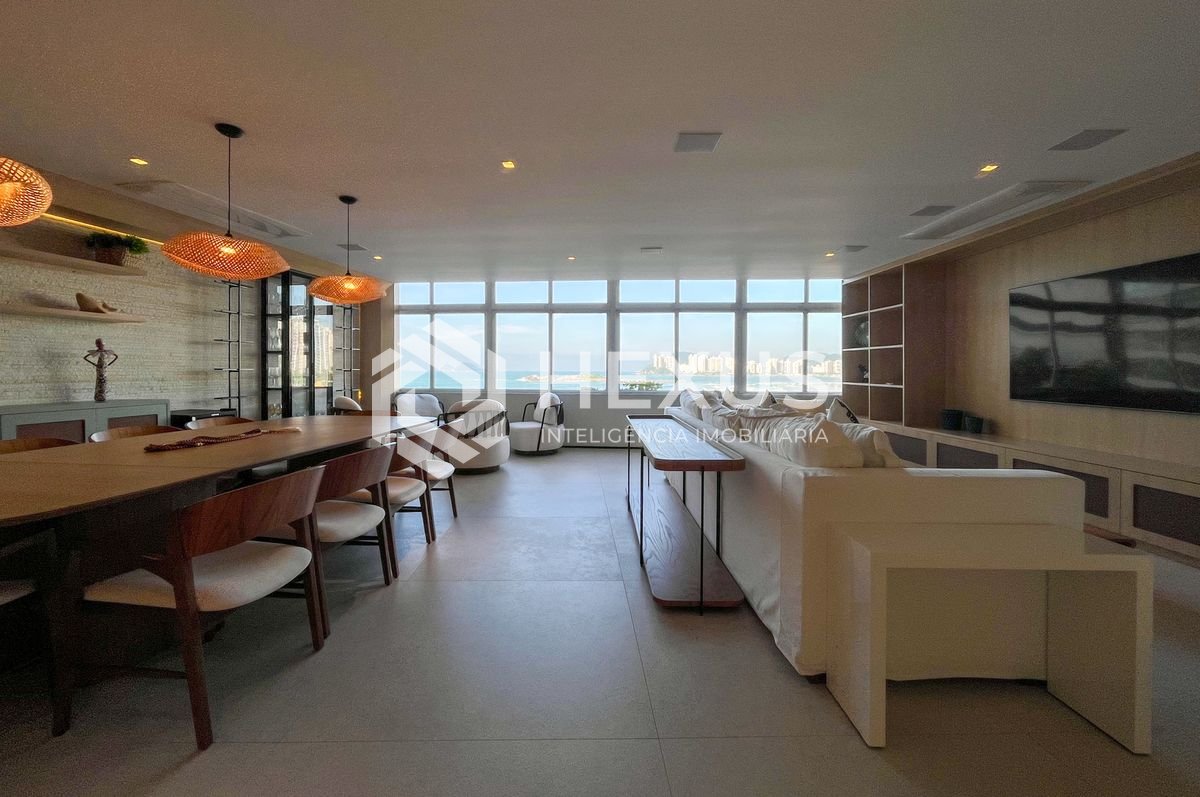 Foto 3 de Apartamento reformado frente mar e lazer na Praia das Pitangueiras, Guarujá