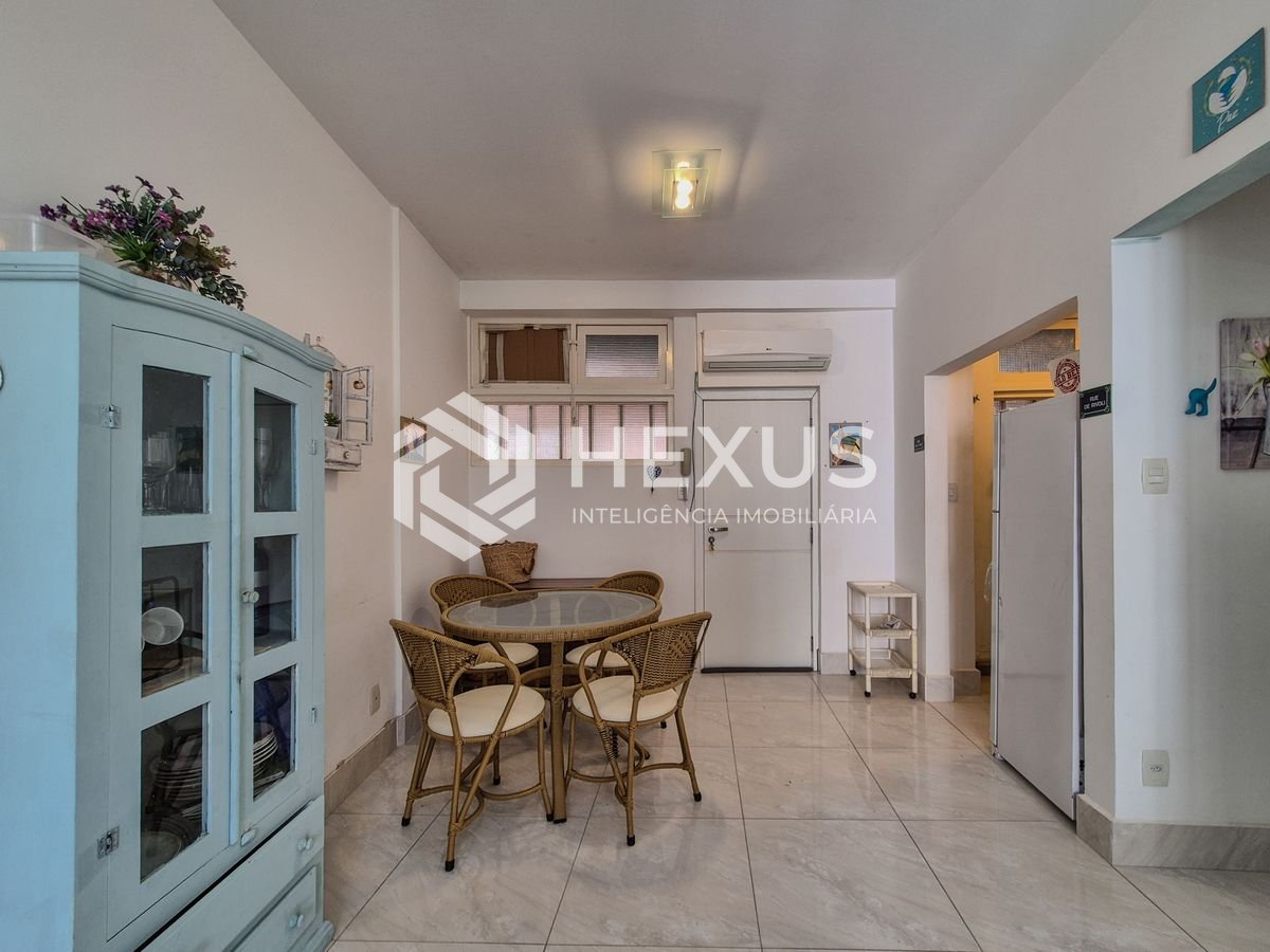 Foto 5 de Apartamento reformado a 1 quadra da praia nas Pitangueiras, Guarujá