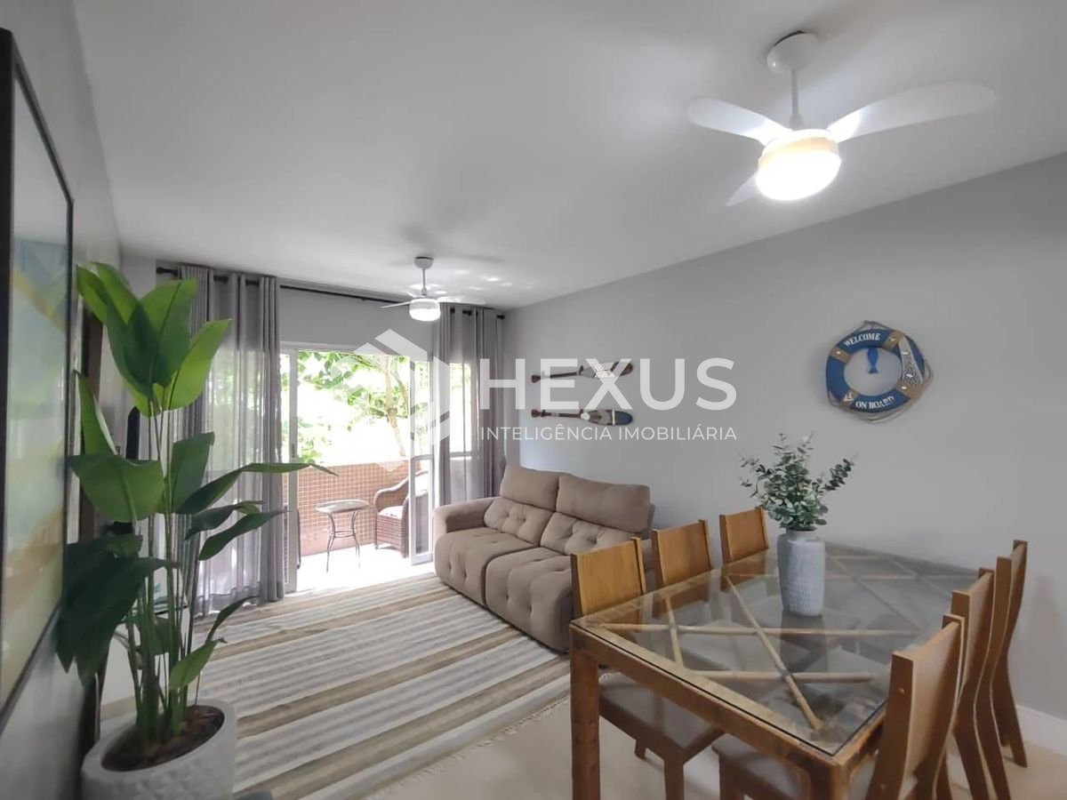 Foto 4 de Apartamento reformado com varanda e lazer na Praia da Enseada, Guarujá