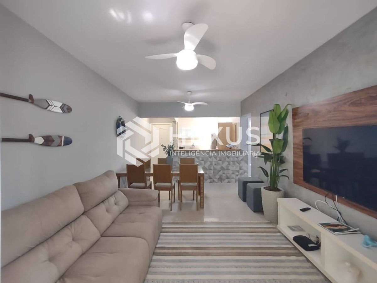Foto 5 de Apartamento reformado com varanda e lazer na Praia da Enseada, Guarujá