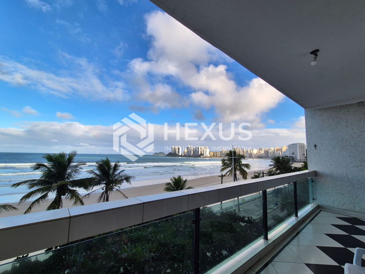 Foto 2 de Apartamento reformado frente mar com varanda vista mar nas Pitangueiras, Guarujá