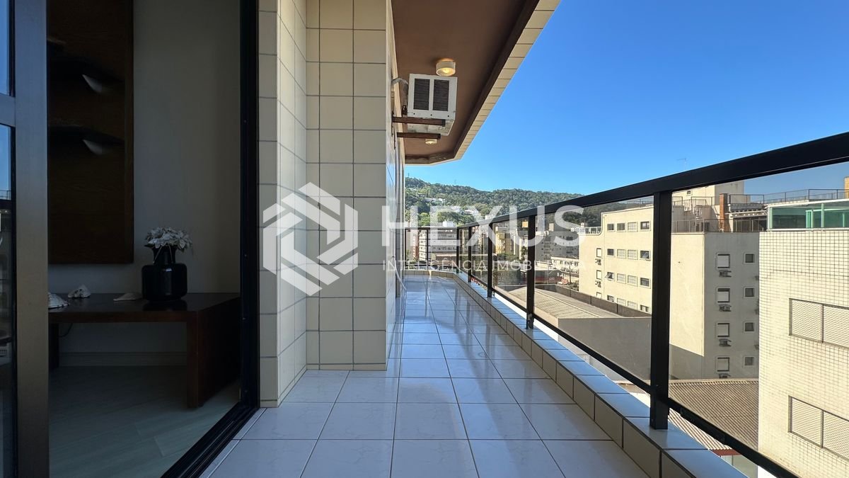Foto 3 de Apartamento com sacada vista mar e lazer na Praia da Enseada, Guarujá