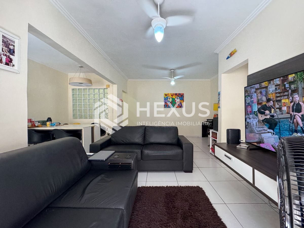 Foto 3 de Apartamento com varanda na Praia das Asturias, Guaruja