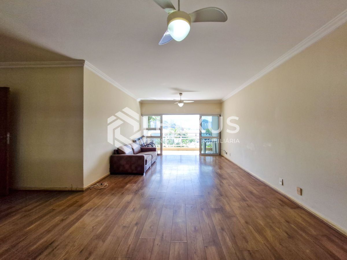 Foto 4 de Apartamento reformado frente mar com varanda vista mar e lazer no Jardim Astúrias, Guarujá