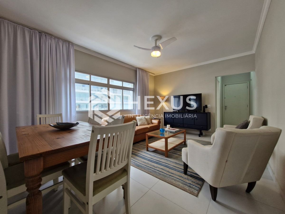 Foto 2 de Apartamento reformado com varanda e lazer na Praia das Astúrias, Guarujá