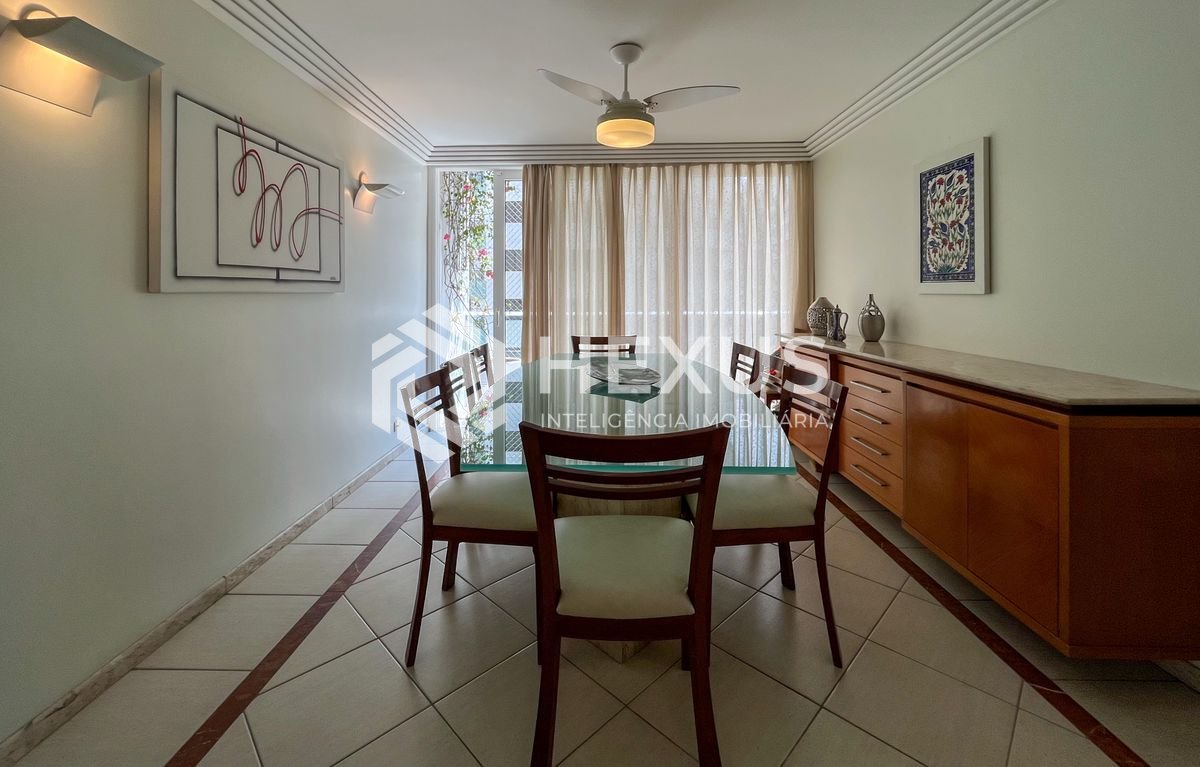 Foto 5 de Apartamento com varanda vista mar e lazer na beira mar na Praia nas Pitangueiras, Guarujá