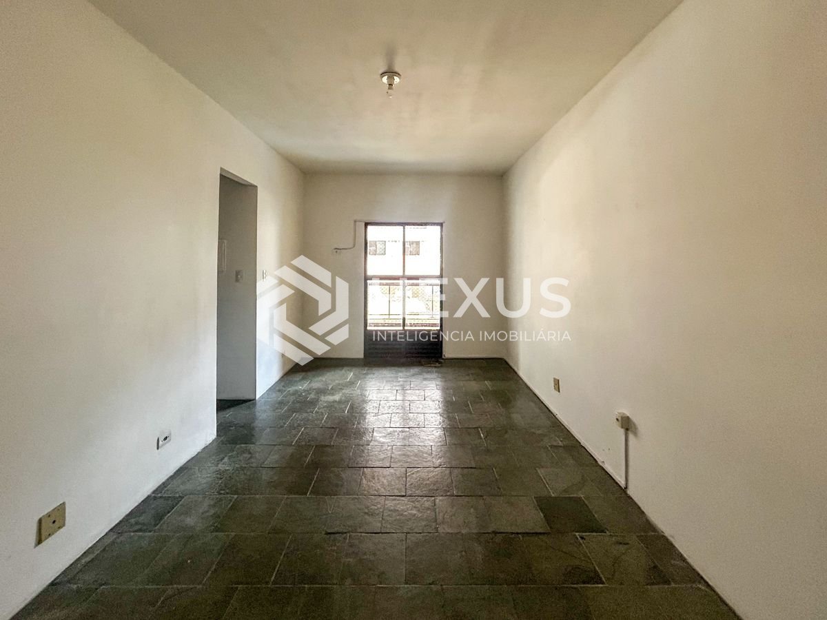 Foto 3 de Apartamento com varanda e lazer a 600m da praia no Tombo, Guarujá