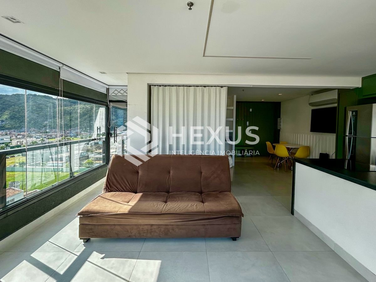 Foto 5 de Apartamento reformado com vista mar e lazer a 800m da Praia da Enseada, Guarujá