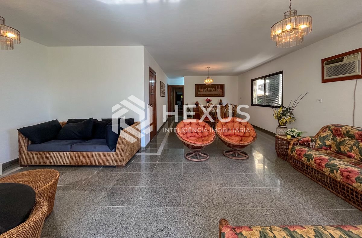 Foto 5 de Apartamento com varanda vista mar e lazer na beira mar na região do Morro do Maluf da Praia das Pitangueiras, Guarujá