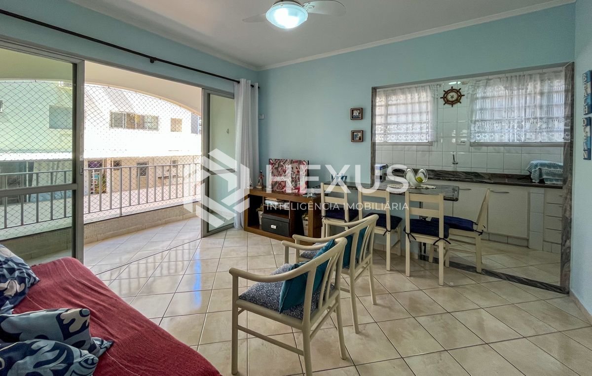 Foto 2 de Apartamento com varanda a 2 quadras da praia na região da Barra Funda da Praia das Pitangueiras, Guarujá