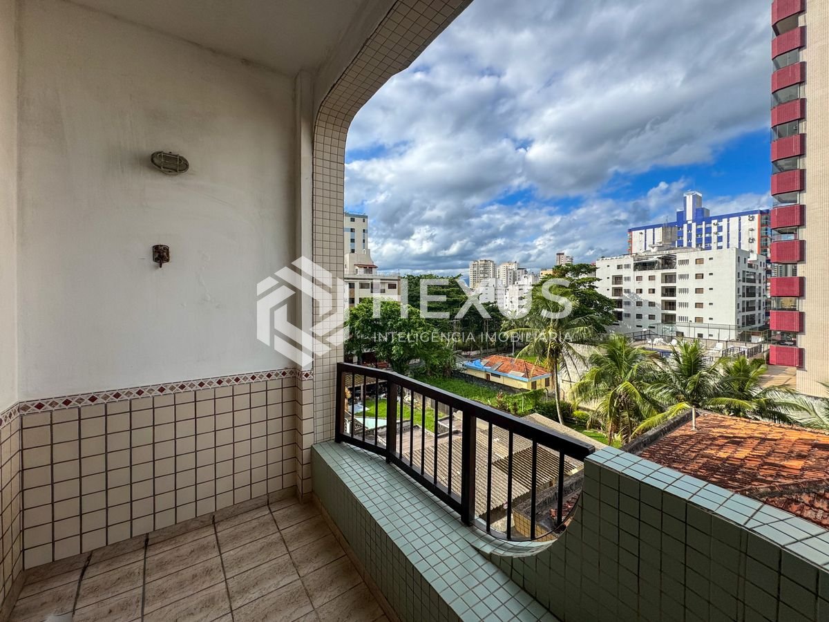 Foto 3 de Apartamento com varanda a 1 quadra da Praia do Tombo, Guarujá