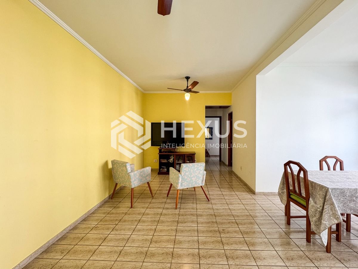 Foto 5 de Apartamento com varanda a 1 quadra da Praia do Tombo, Guarujá