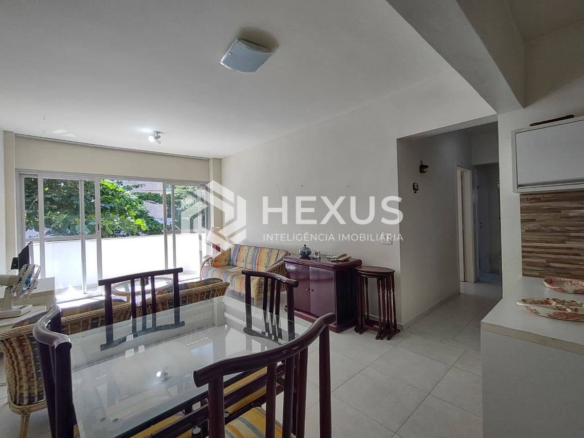 Foto 3 de Apartamento com varanda e lazer na Praia da Enseada, Guarujá