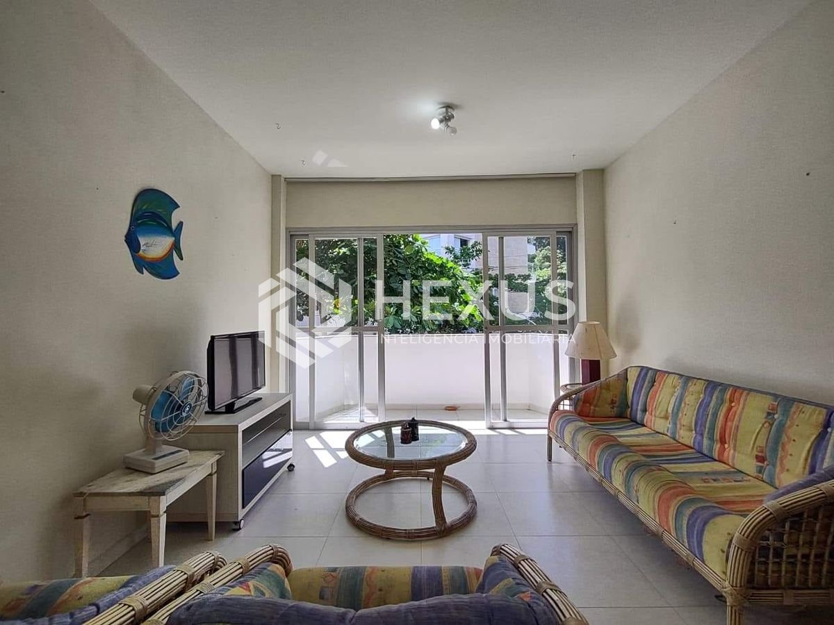 Foto 5 de Apartamento com varanda e lazer na Praia da Enseada, Guarujá