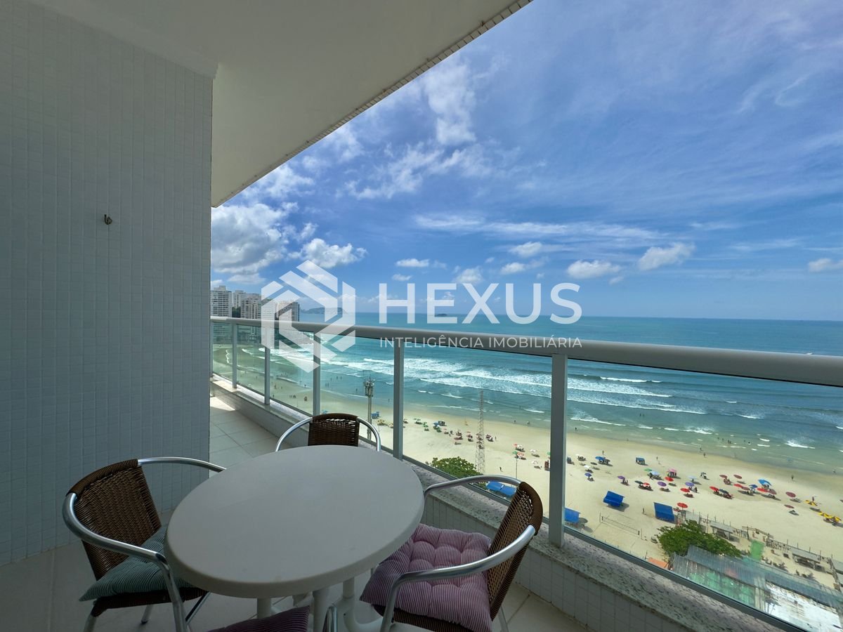Foto 3 de Apartamento reformado frente mar com varanda vista mar e lazer na Praia das Pitangueiras, Guarujá