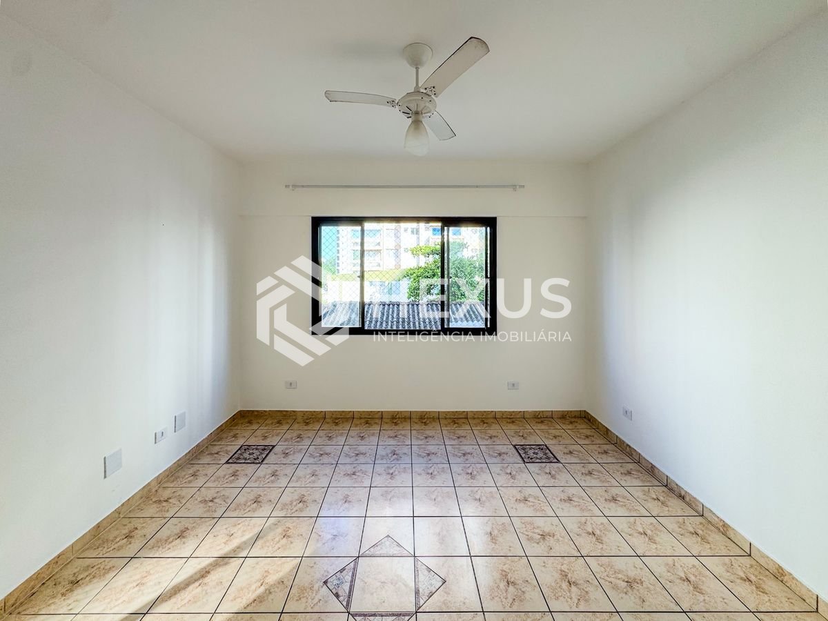 Foto 2 de Apartamento com varanda vista mar a 100m da praia no Jardim Astúrias, Guarujá