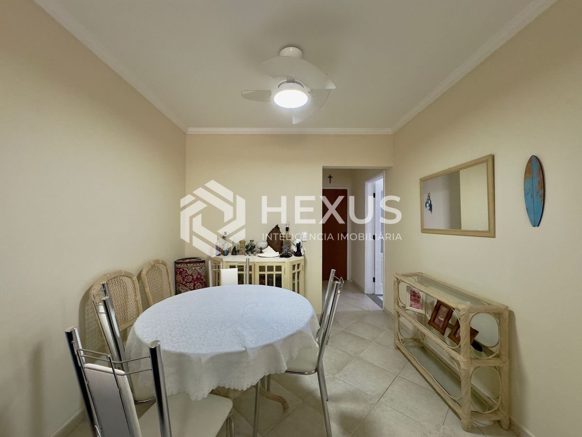 Foto 5 de Apartamento com varanda vista mar e lazer a 1 quadra do mar nas Pitangueiras, Guarujá
