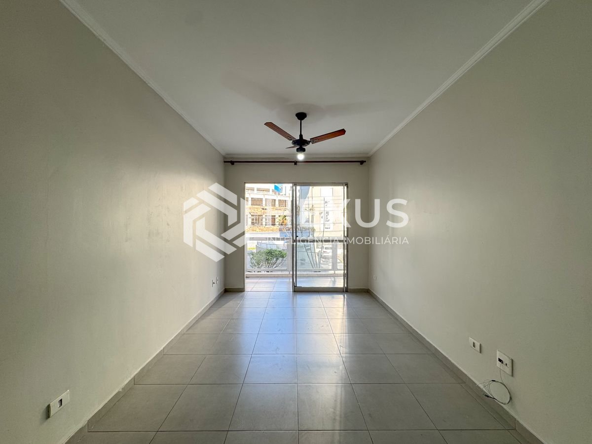 Foto 5 de Apartamento com varanda a 400m da praia no Jardim Astúrias, Guarujá