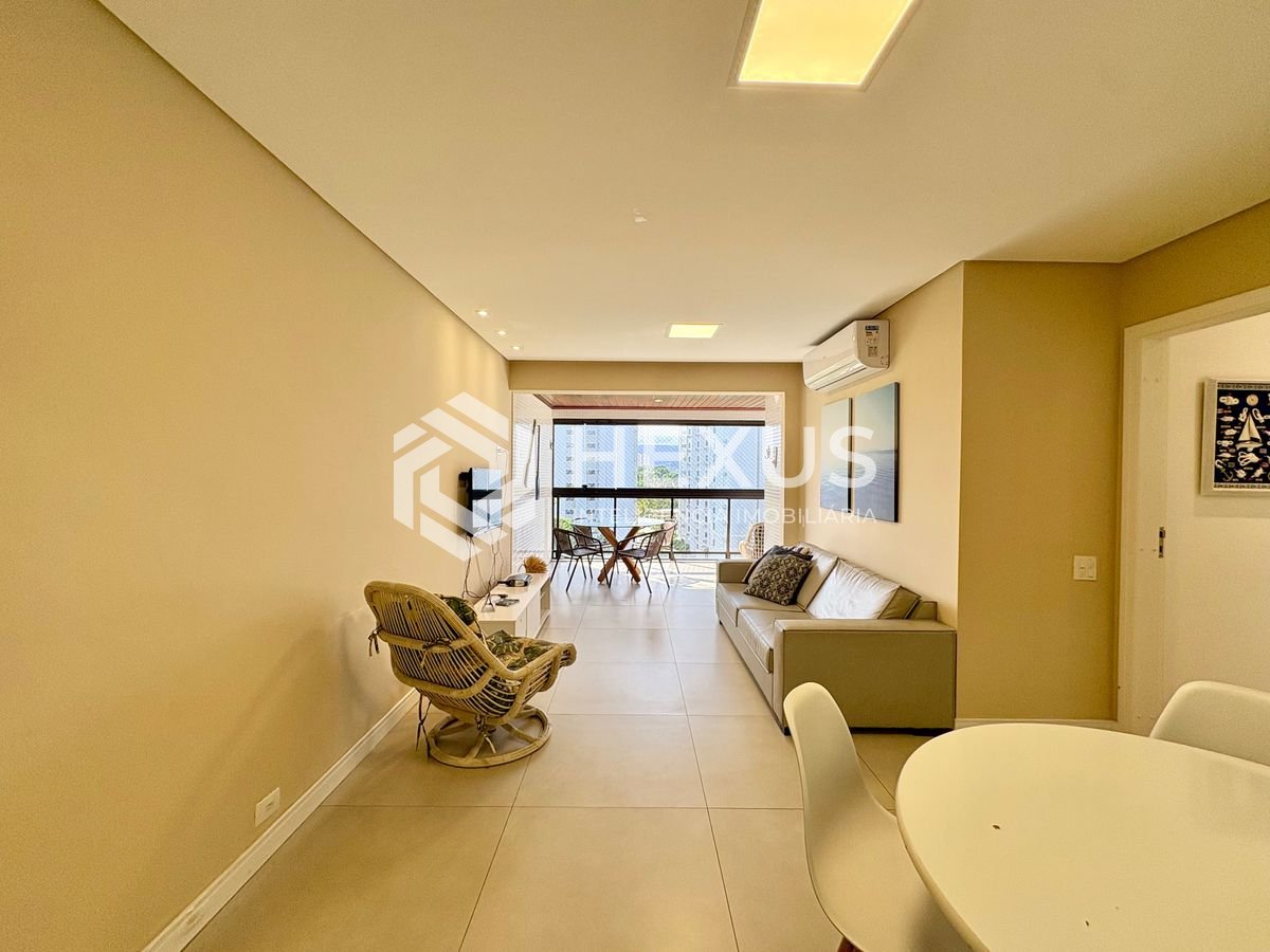 Foto 5 de Apartamento com varanda e lazer na beira mar da Praia da Enseada, Guarujá