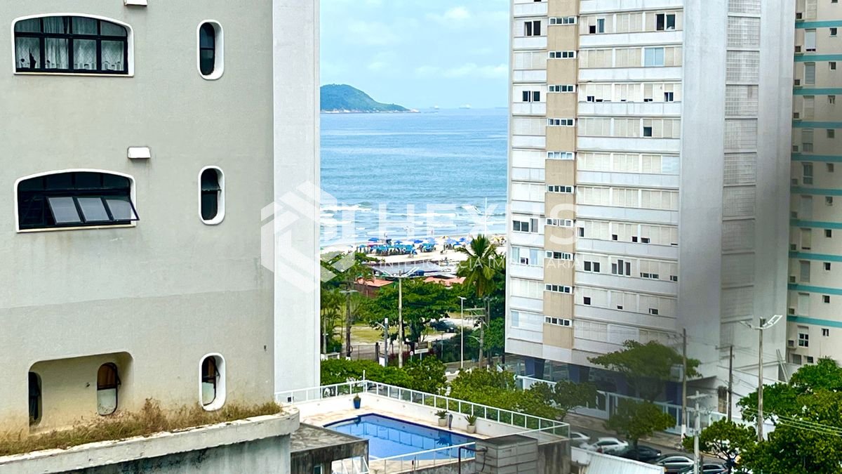 Foto 2 de Apartamento com varanda vista mar a 1 quadra da praia nas Pitangueiras, Guarujá