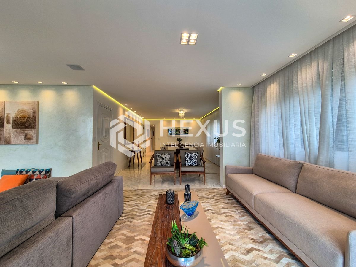 Foto 2 de Apartamento reformado com varanda vista mar a 2 quadras da praia nas Pitangueiras, Guarujá