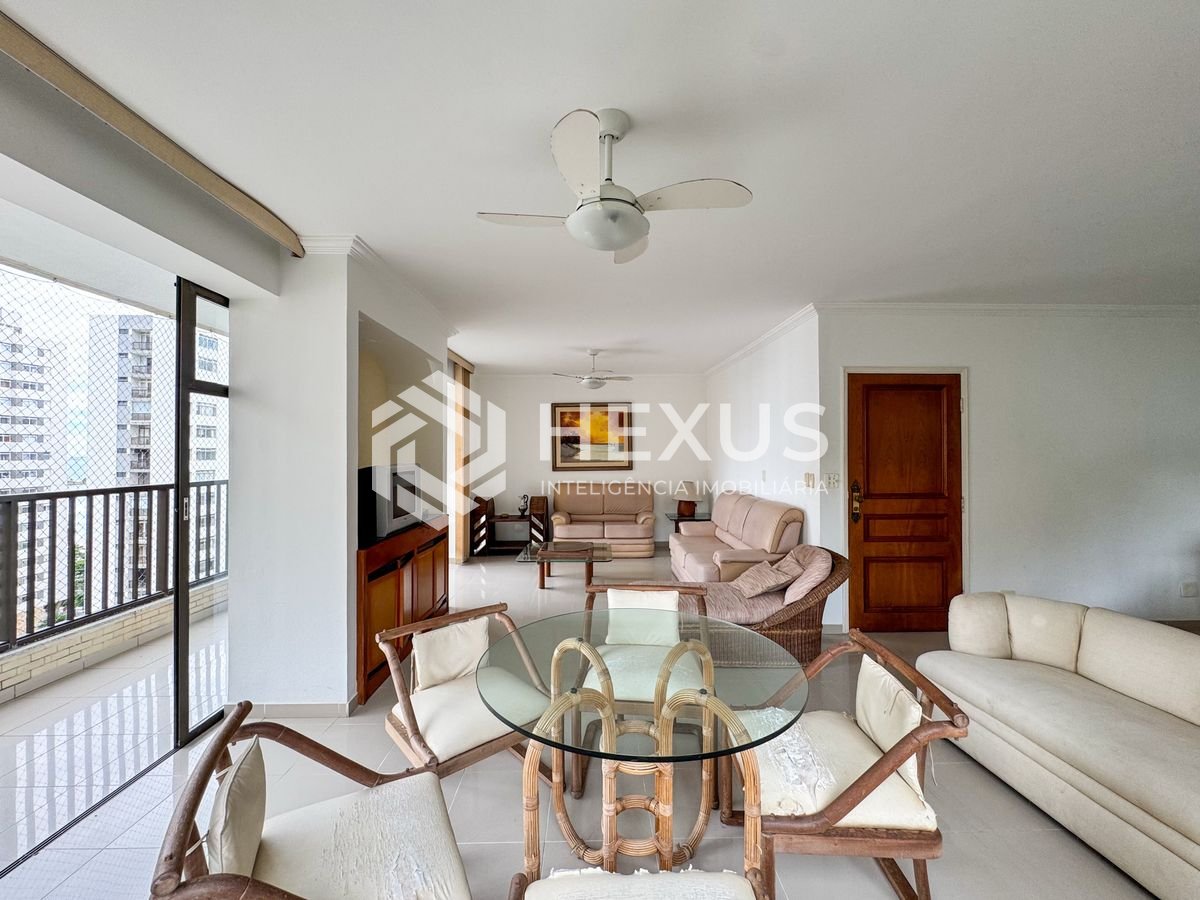 Foto 2 de Apartamento com varanda a 2 quadras da praia nas Pitangueiras, Guarujá