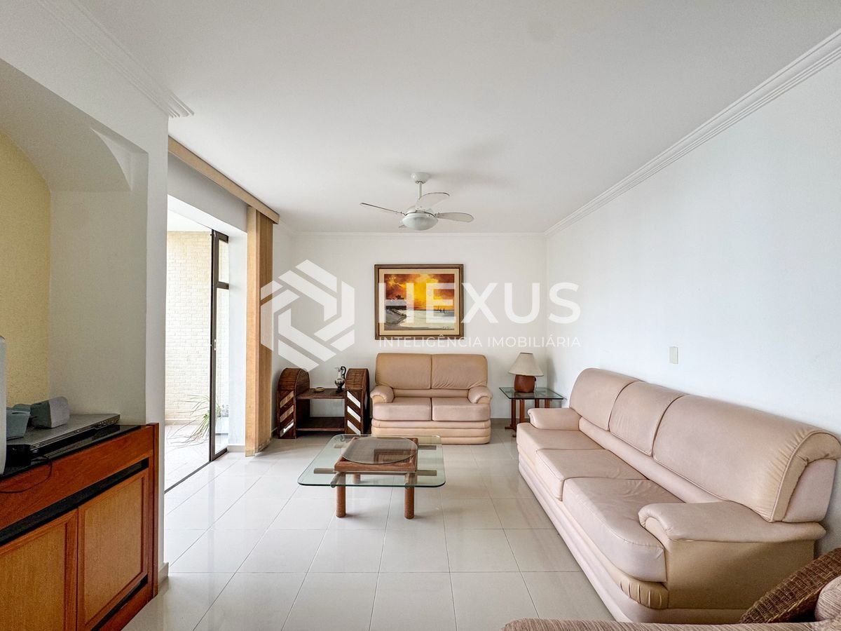 Foto 3 de Apartamento com varanda a 2 quadras da praia nas Pitangueiras, Guarujá