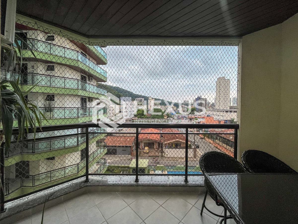 Foto 3 de Apartamento com varanda e lazer na Praia da Enseada, Guarujá