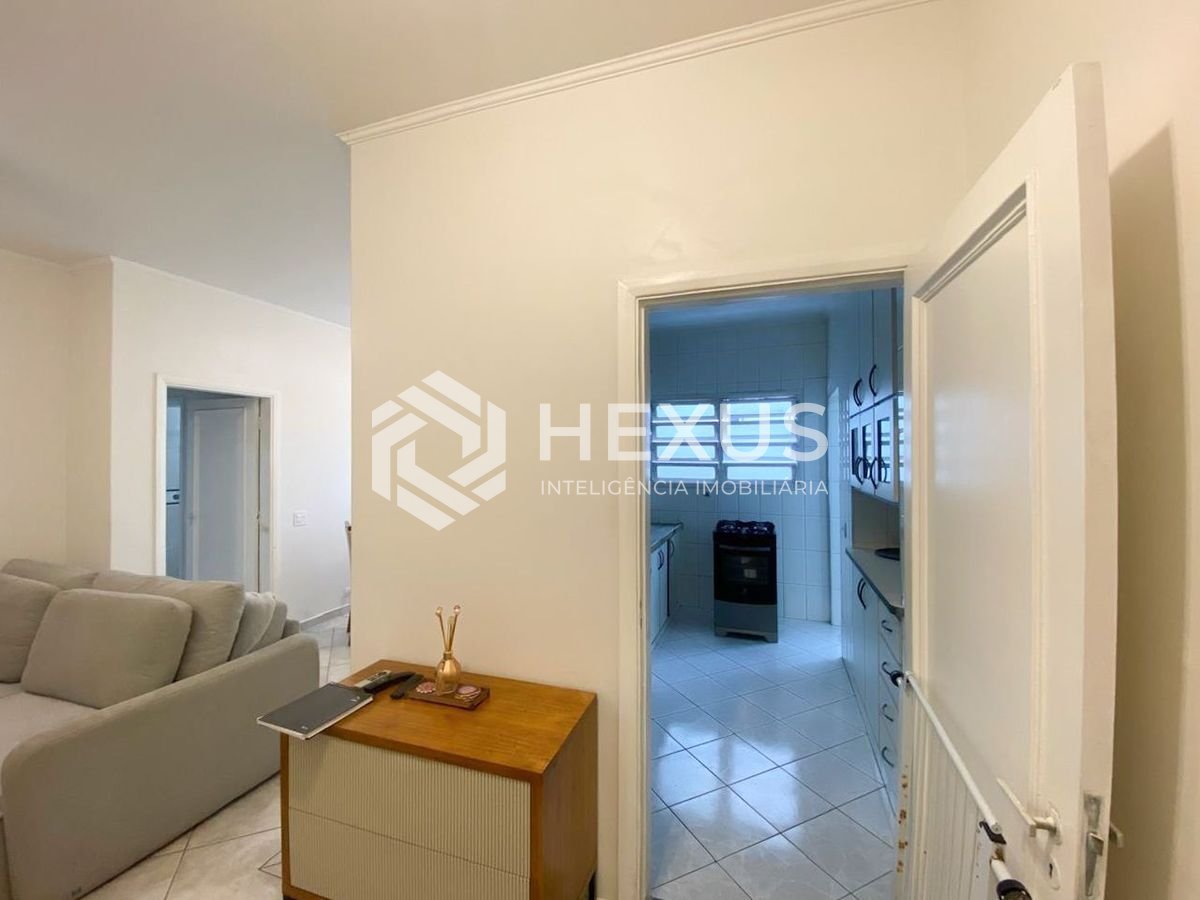 Foto 3 de Apartamento reformado a 2 quadras da Praia das Pitangueiras, Guarujá