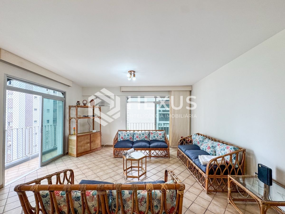 Foto 4 de Apartamento com varanda vista mar e lazer a 1 quadra da praia nas Pitangueiras, Guarujá