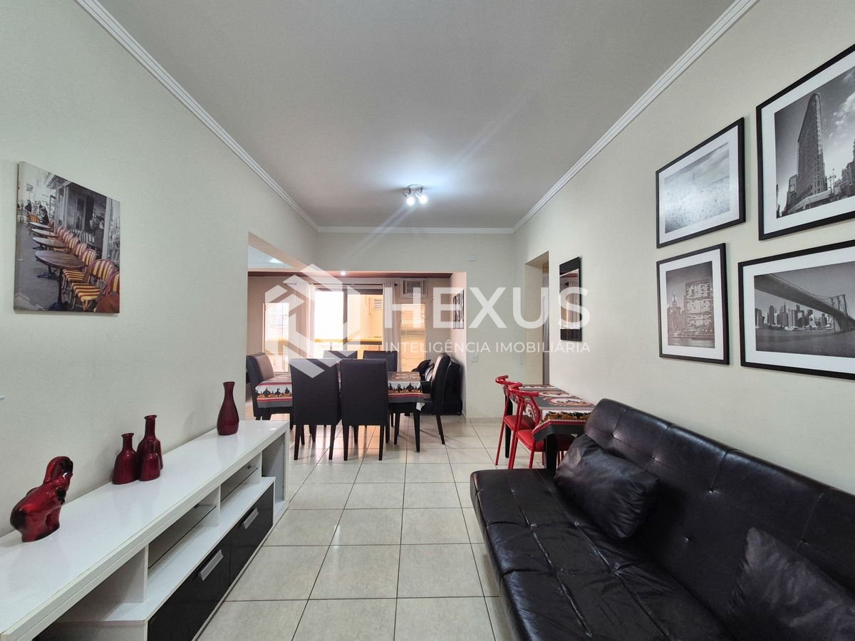 Foto 2 de Apartamento reformado com varanda e lazer nas Pitangueiras, Guarujá
