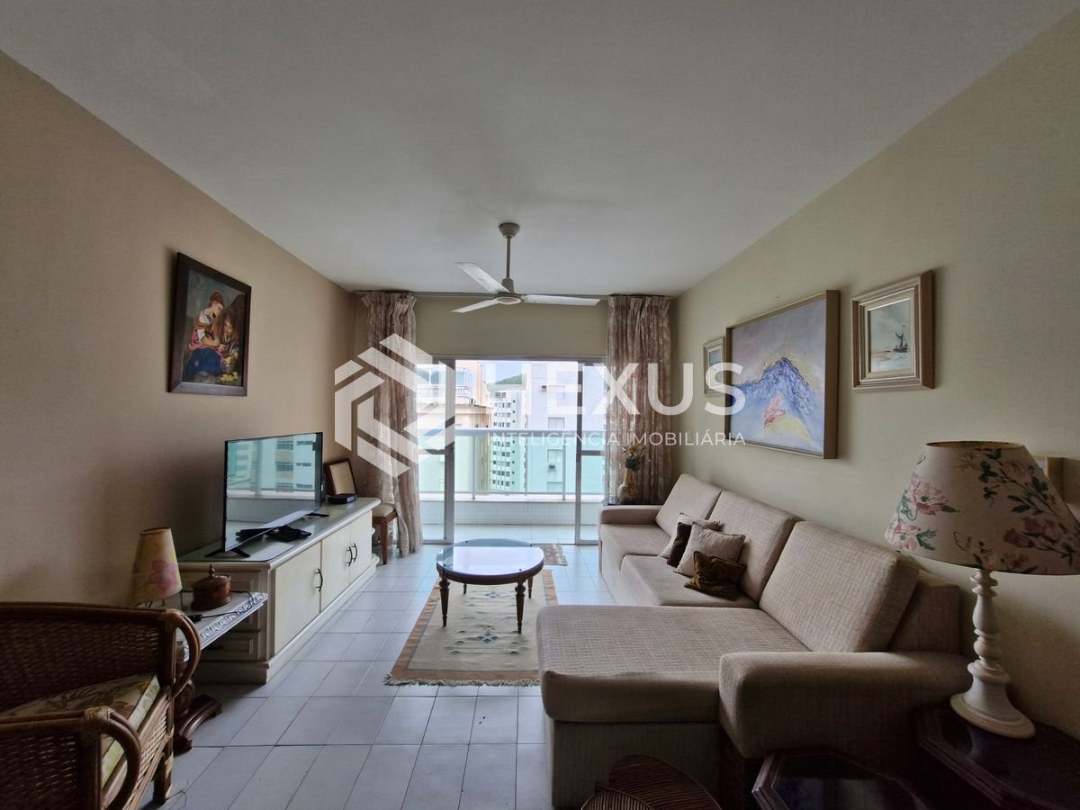 Foto 3 de Apartamento com varanda vista mar e lazer na beira mar da Praia das Pitangueiras, Guarujá