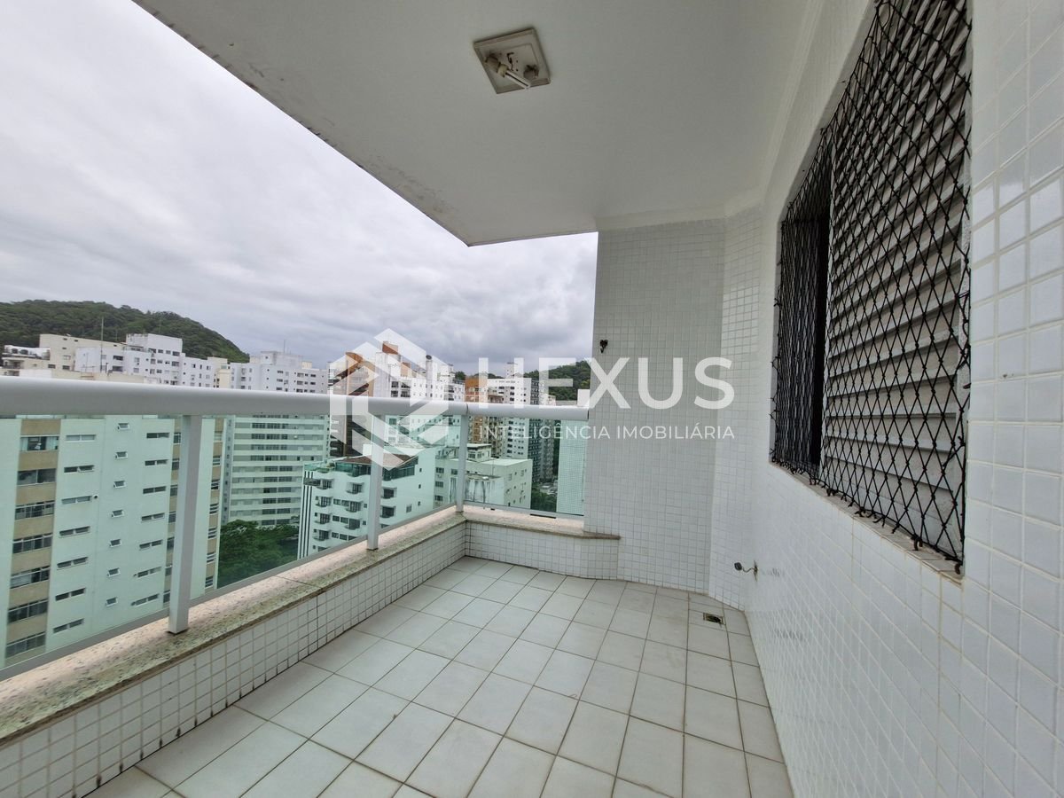 Foto 5 de Apartamento com varanda vista mar e lazer na beira mar da Praia das Pitangueiras, Guarujá