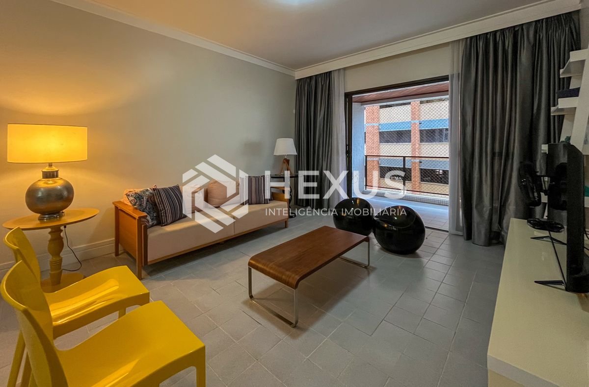 Foto 5 de Apartamento reformado com varanda a 2 quadras da Praia das Pitangueiras, Guarujá