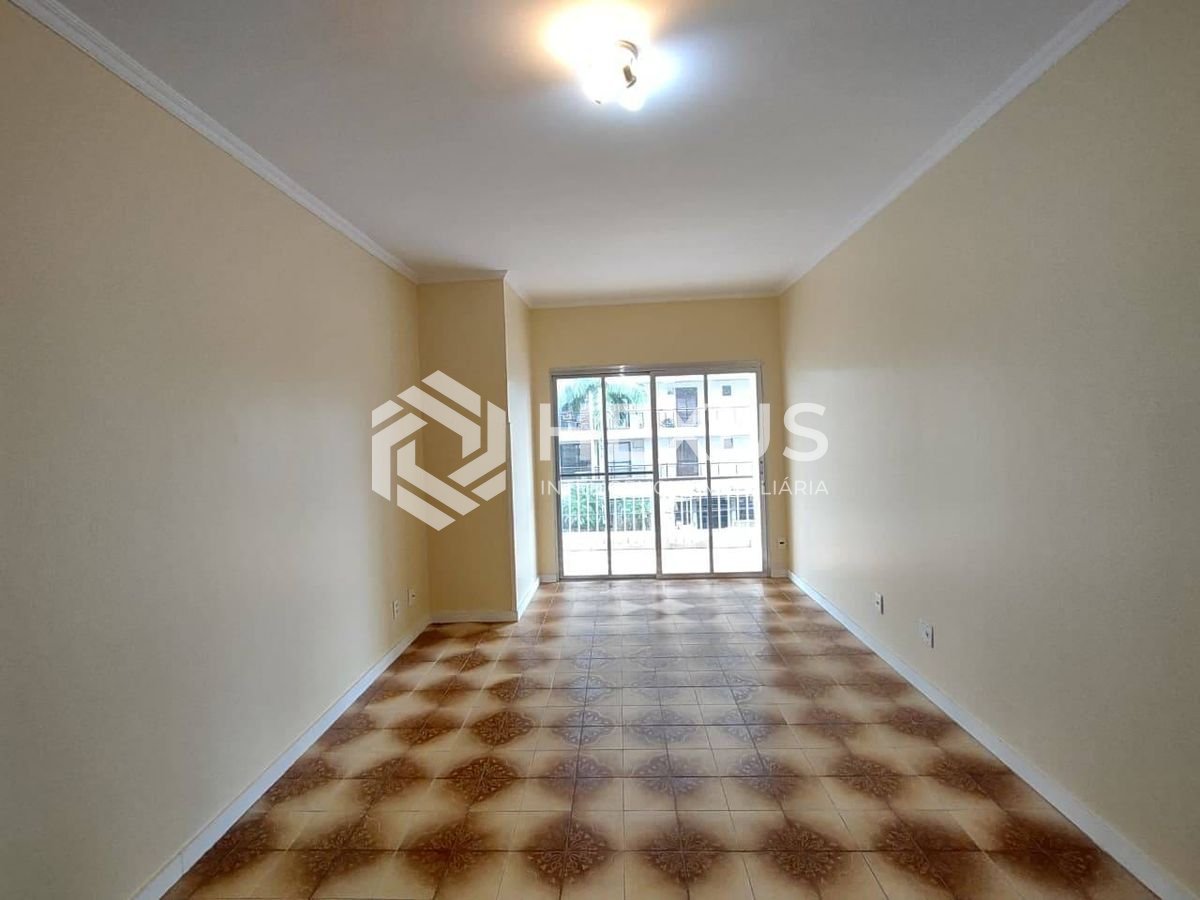 Foto 3 de Apartamento com varanda na Praia da Enseada, Guarujá