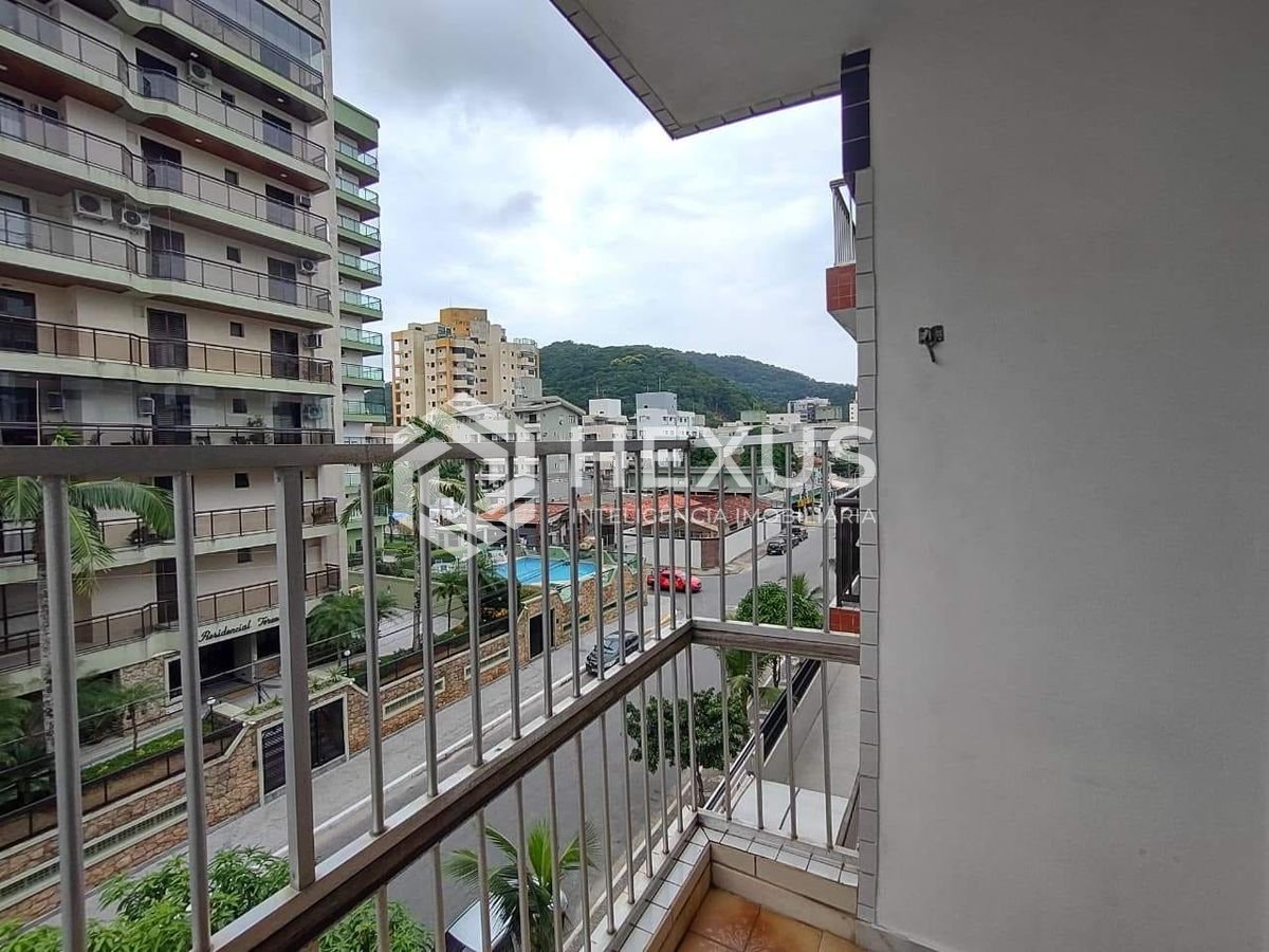 Foto 2 de Apartamento com varanda na Praia da Enseada, Guarujá