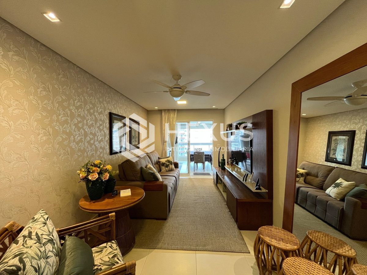 Foto 3 de Apartamento reformado com varanda gourmet com lazer, Guarujá