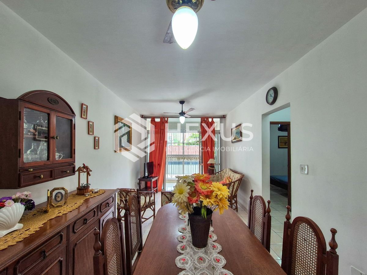 Foto 4 de Apartamento com varanda a 1 quadra da Praia das Pitangueiras, Guarujá