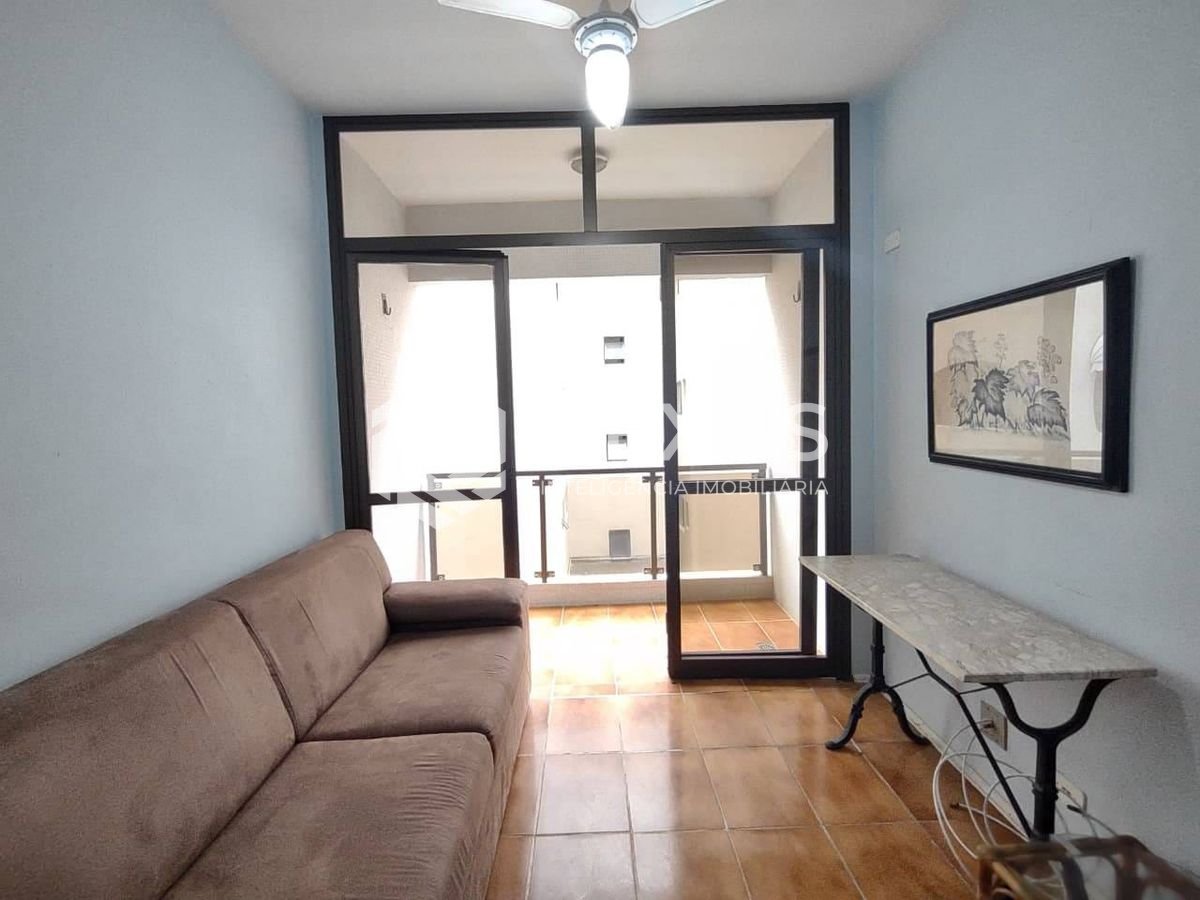Foto 3 de Apartamento com varanda e lazer a 200 metros da Praia da Enseada, Guarujá