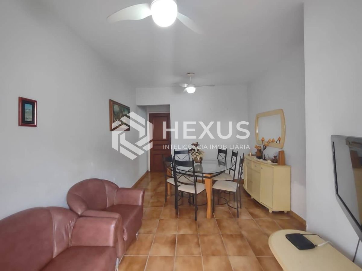 Foto 5 de Apartamento com varanda e lazer a 200 metros da Praia da Enseada, Guarujá