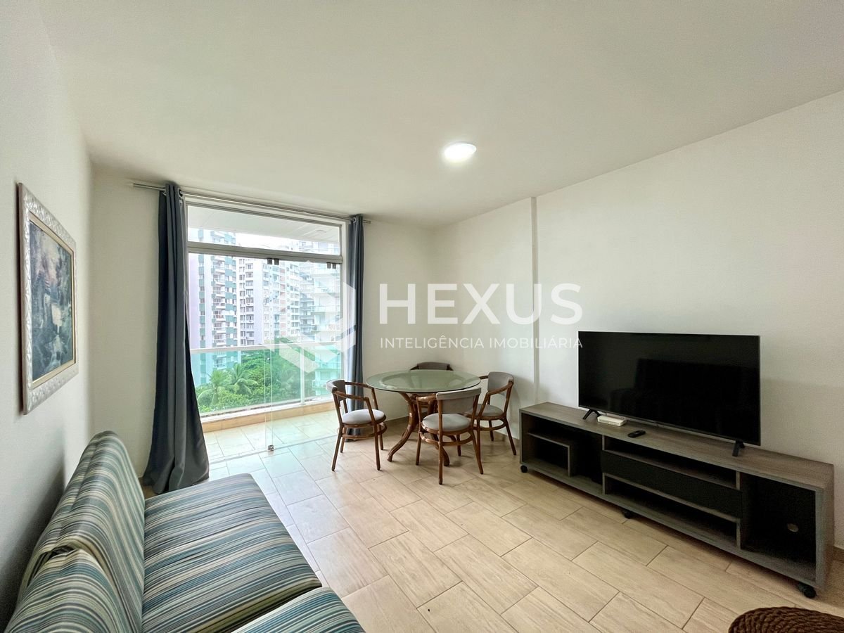 Foto 3 de Apartamento com varanda vista mar na beira mar da praia nas Pitangueiras, Guarujá