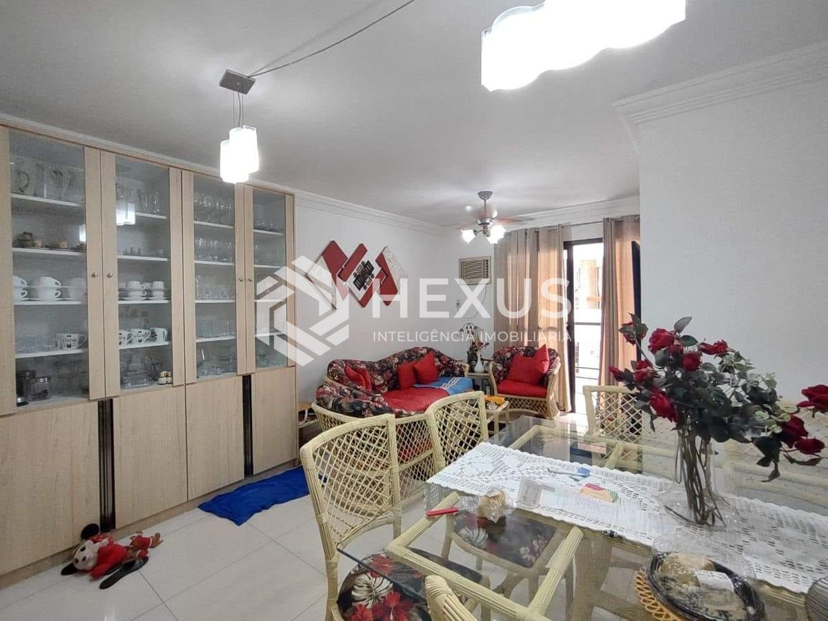 Foto 5 de Apartamento reformado com varanda e lazer na Praia da Enseada, Guarujá