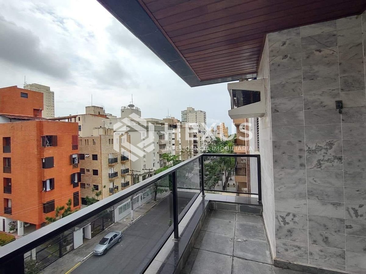 Foto 3 de Apartamento com varanda e lazer na Praia da Enseada, Guarujá
