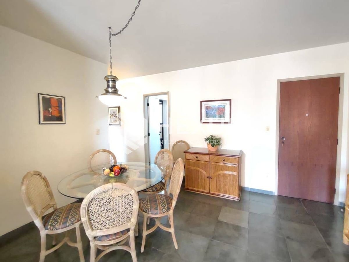 Foto 5 de Apartamento com varanda e lazer na Praia da Enseada, Guarujá
