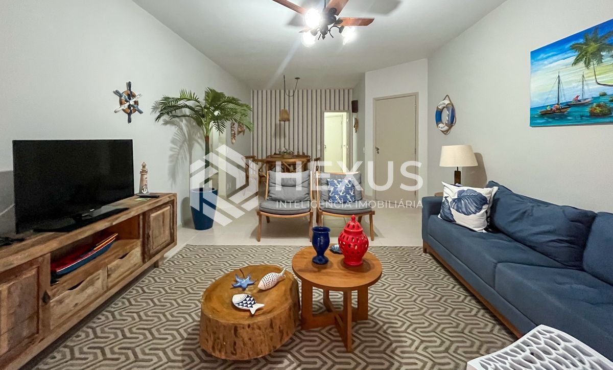 Foto 2 de Apartamento com varanda a 2 quadras da Praia das Pitangueiras, Guarujá