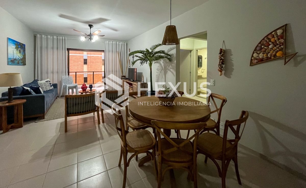 Foto 3 de Apartamento com varanda a 2 quadras da Praia das Pitangueiras, Guarujá