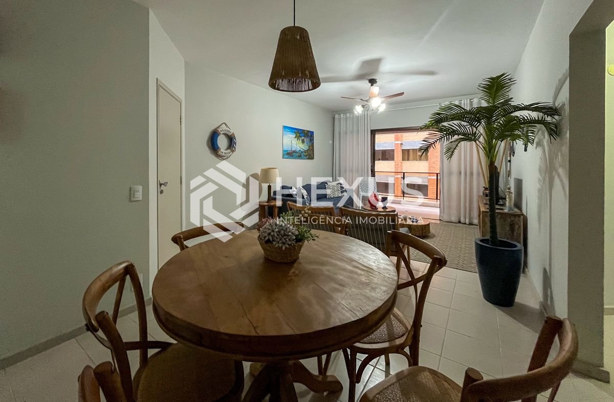 Foto 4 de Apartamento com varanda a 2 quadras da Praia das Pitangueiras, Guarujá