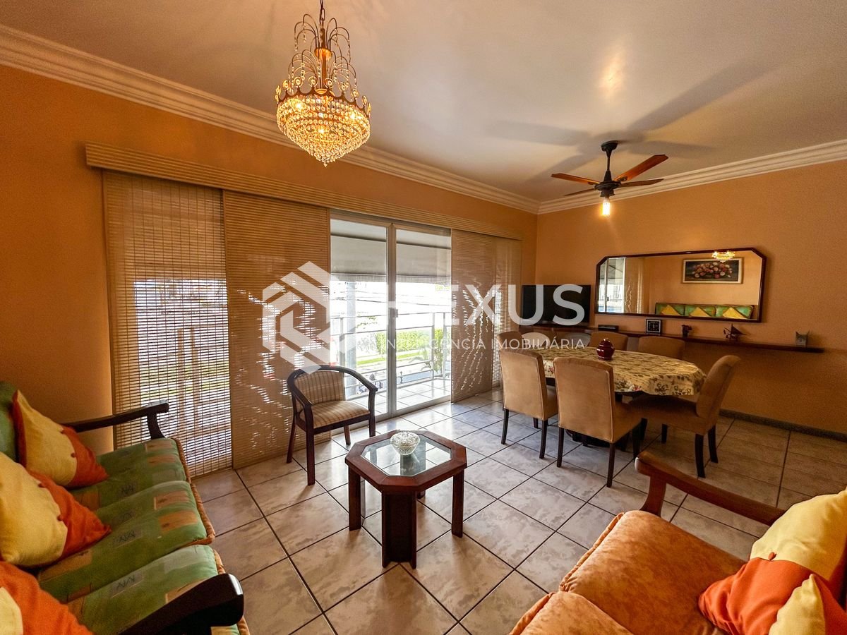 Foto 2 de Apartamento com varanda e lazer na Enseada, Guarujá
