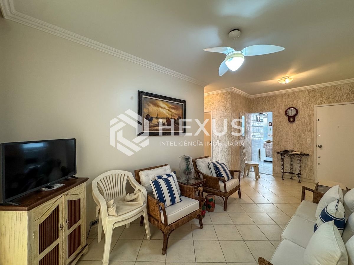 Foto 5 de Apartamento com varanda na quadra da praia das Pitangueiras à Venda, Guarujá, SP